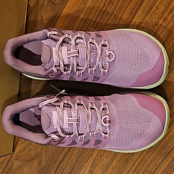 New Women's Merrell Sneakers - Picture 2 of 7